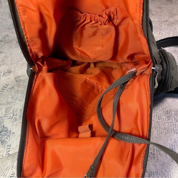 Baggallini Khaki Green Nylon Convertible Backpack - Picture 7 of 9